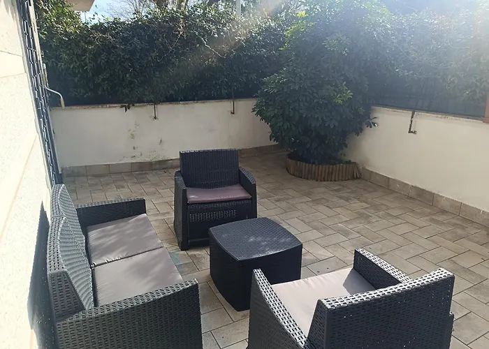 Nene House Roma-farfalla, In Comune Pensjonat 4*
